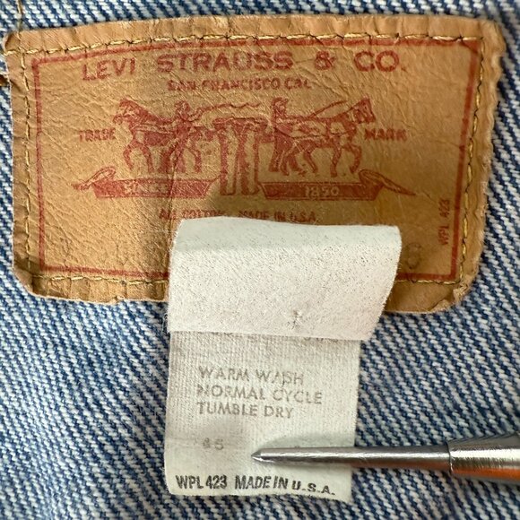 Vintage Levis Strauss & Co. 70505 Denim Trucker Jacket Made In USA Size 36 Small - Picture 4 of 11